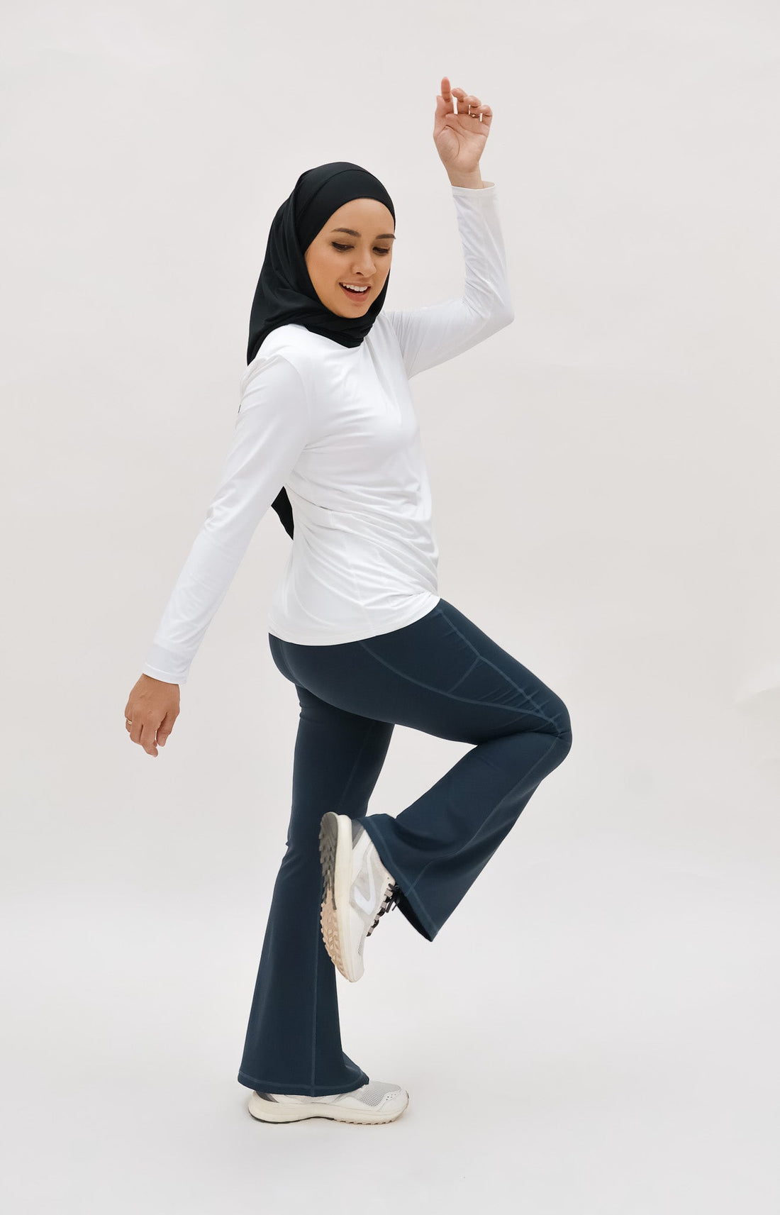 Bottoms GLOWco Exclusive Fit & Flare High Waisted Pocket Pants in Denim