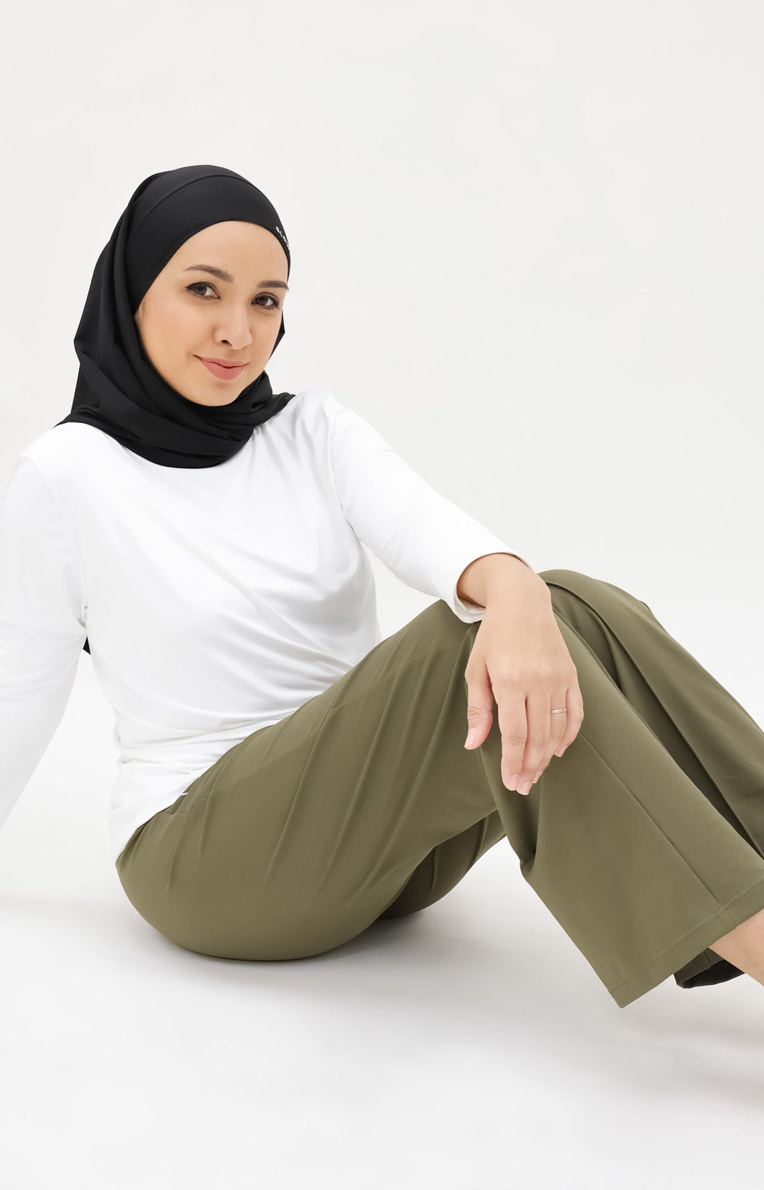 Bottoms GLOWco Exclusive Loose Pants 2.0 in Army Green