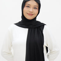 Everyday Hijabs GLOWco Exclusive Bamboo Lazy Shawl in Black