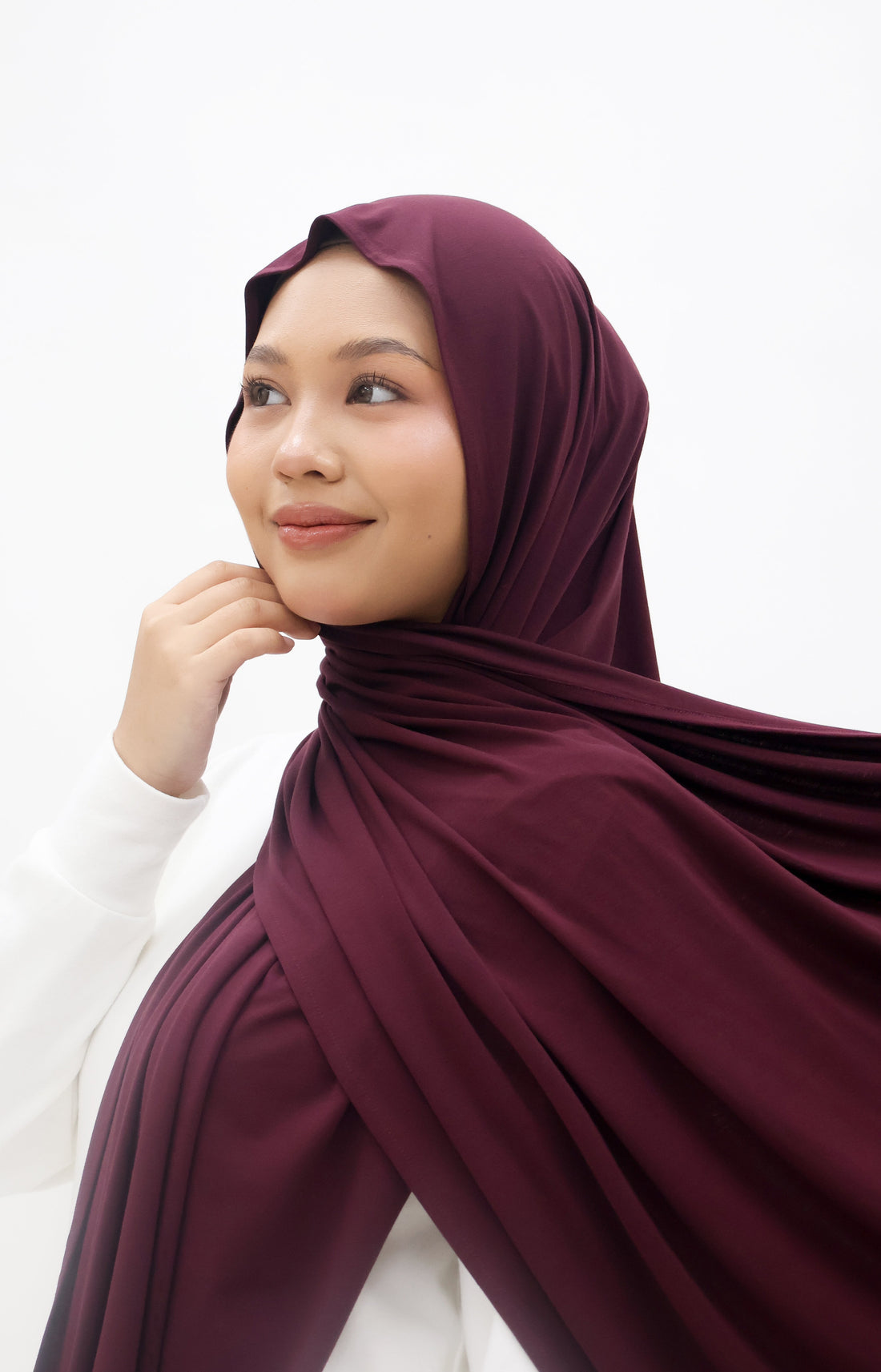 Everyday Hijabs GLOWco Exclusive Bamboo Lazy Shawl in Plum