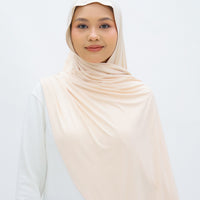 Everyday Hijabs GLOWco Exclusive Bamboo Lazy Shawl in Soft Peach