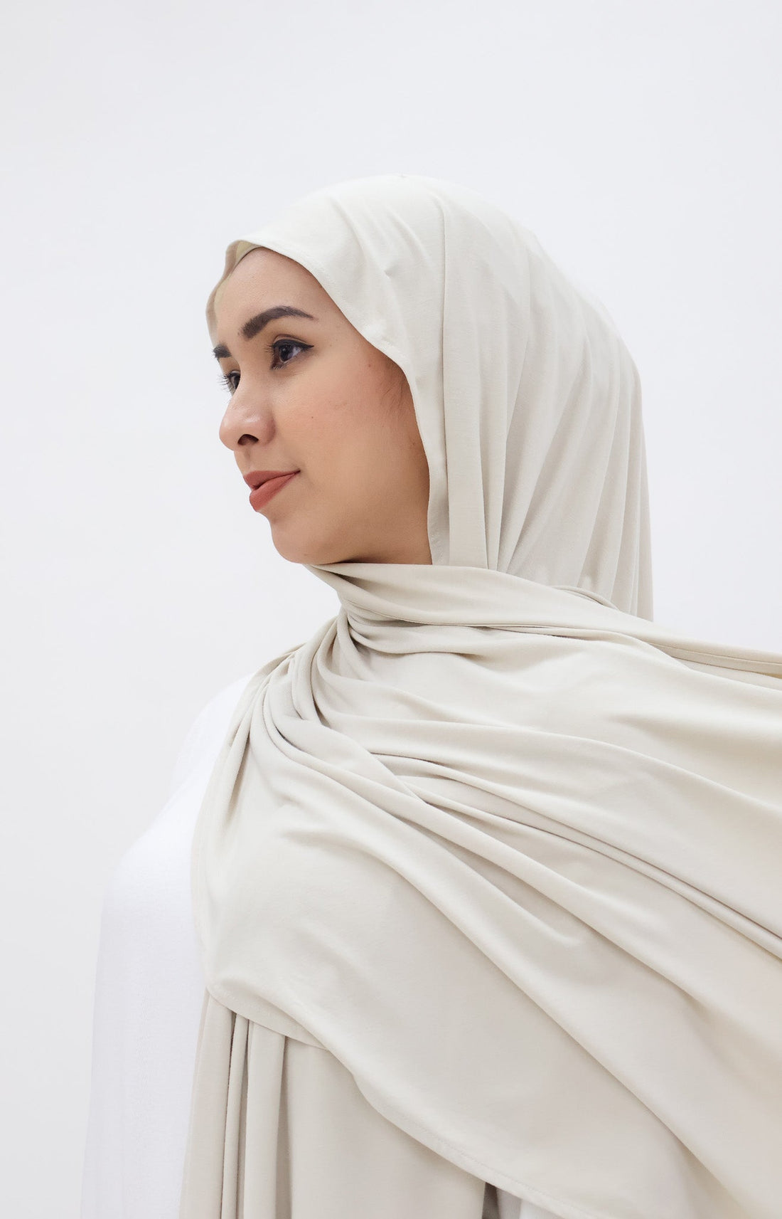 Everyday Hijabs GLOWco Exclusive Bamboo Shawl (with inner) in Oyster