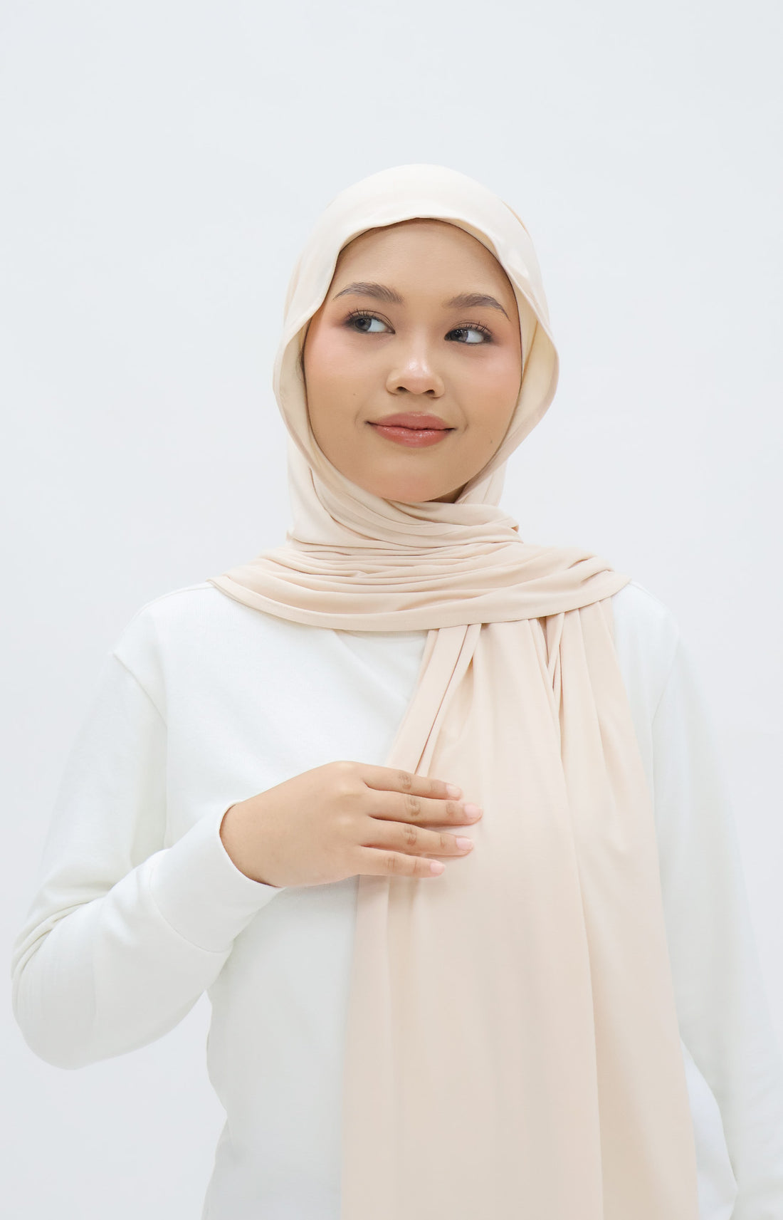 Everyday Hijabs GLOWco Exclusive Bamboo Shawl (with inner) in Soft Peach