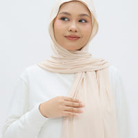 Everyday Hijabs GLOWco Exclusive Bamboo Shawl (with inner) in Soft Peach