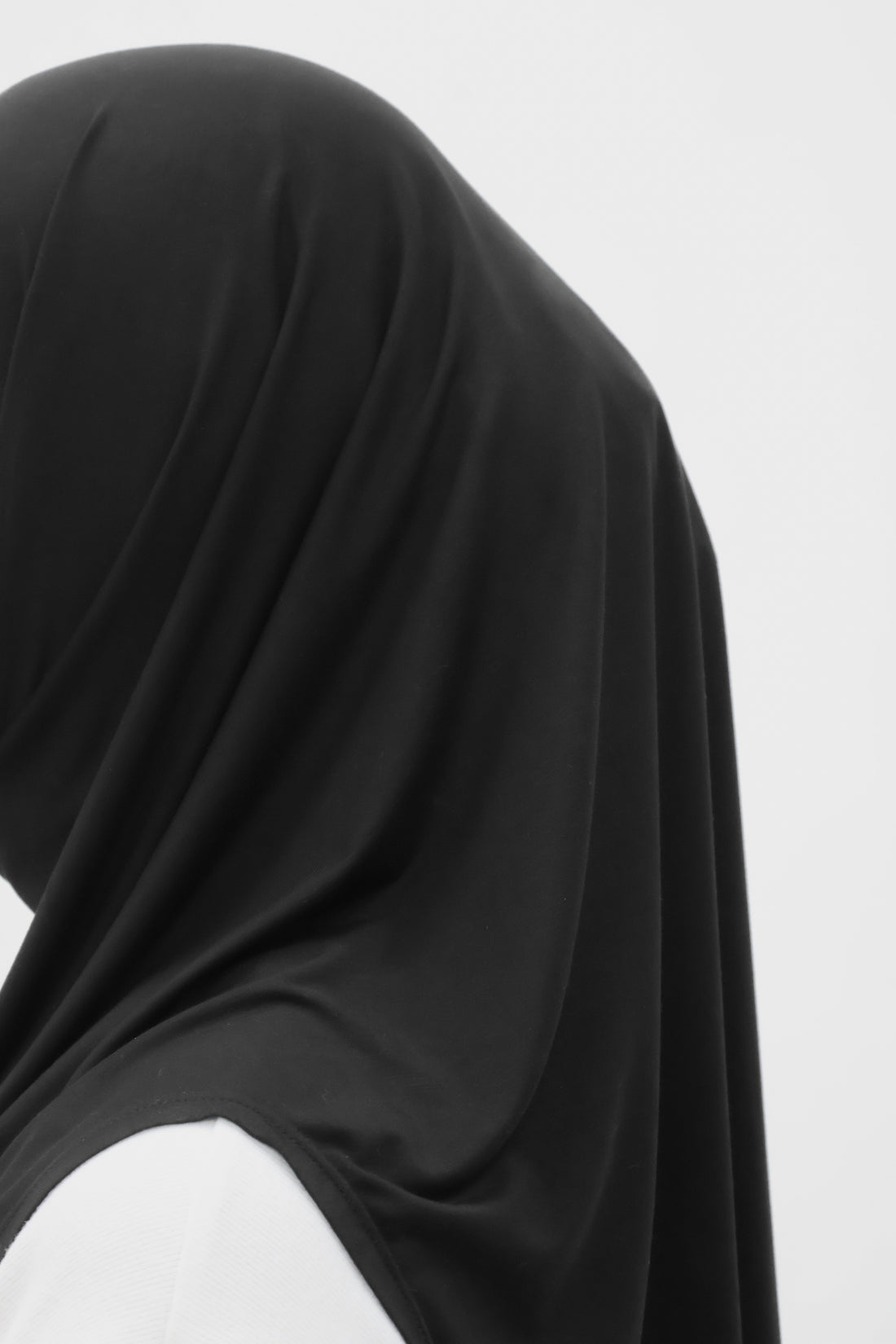 Everyday Hijabs GLOWco Exclusive Bamboo Slip-on Maxi in Black