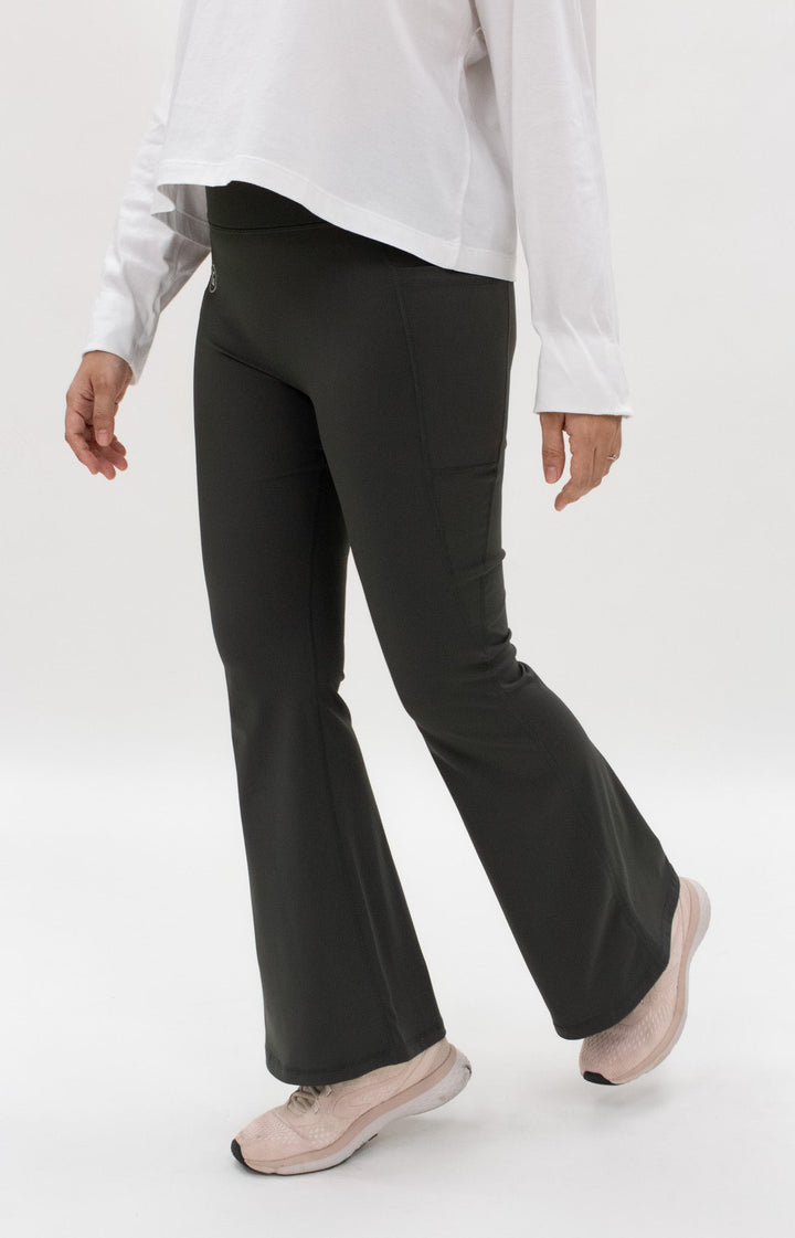 Bottoms GLOWco Exclusive Fit & Flare High Waisted Pocket Pants in Graphite