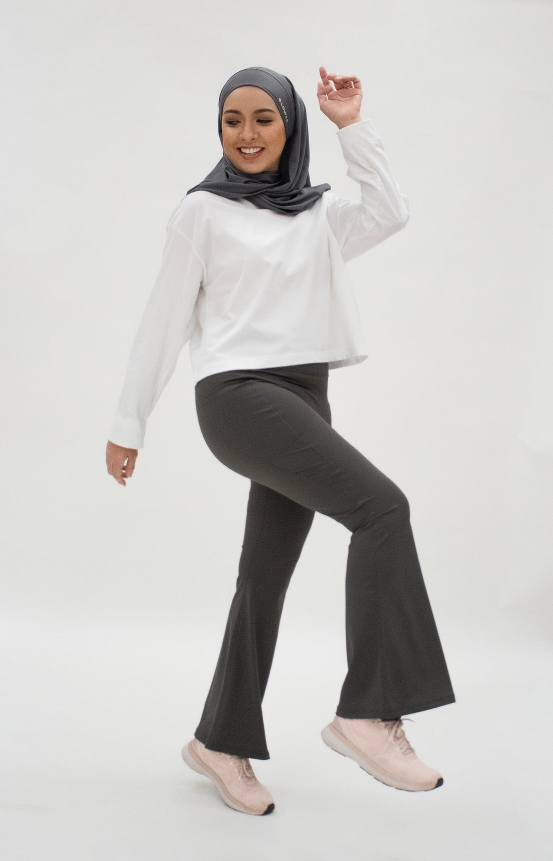 Bottoms GLOWco Exclusive Fit & Flare High Waisted Pocket Pants in Graphite