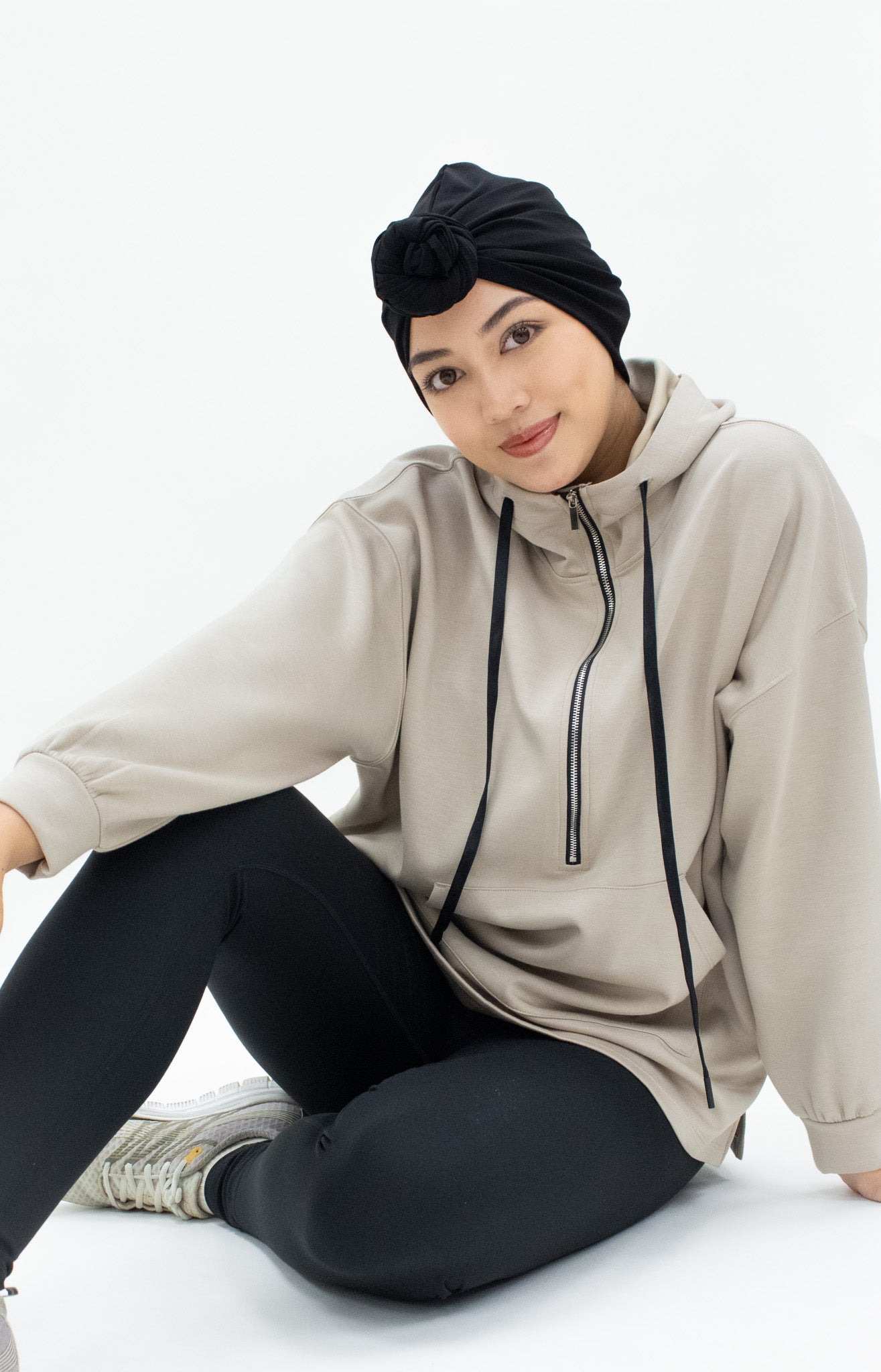 Oversized Hoodie in Black – GLOWco