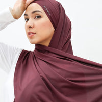 Sports Hijabs GLOWco Exclusive Tie Back MAXI Shawl in Deep Red